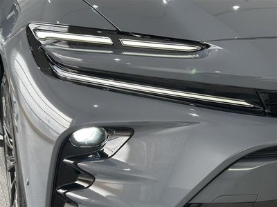 2025 Toyota CROWN SPORT photo 4