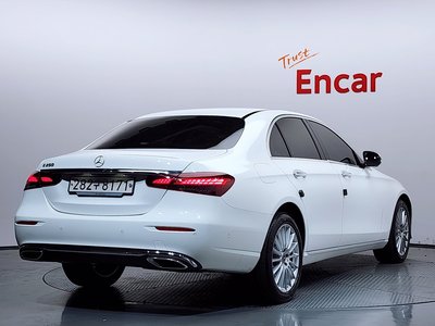 MERCEDES-BENZ E-CLASS - 4
