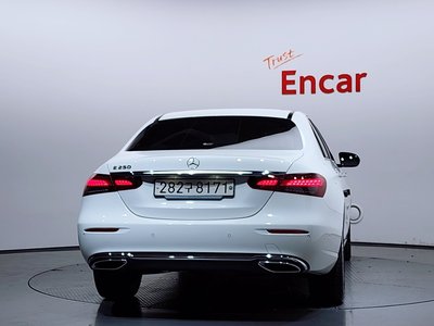 MERCEDES-BENZ E-CLASS - 3