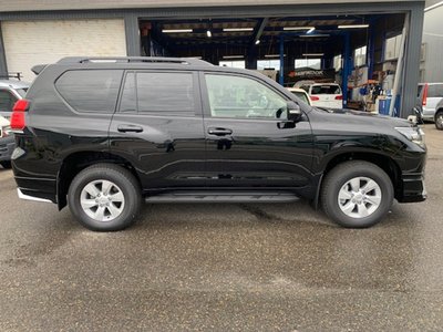 TOYOTA LAND CRUISER PRADO - 9