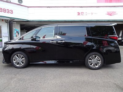 2025 Toyota ALPHARD — фото 7