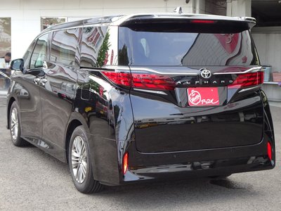 2025 Toyota ALPHARD — фото 6