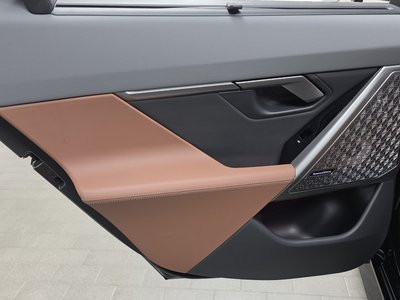 2025 BMW 5 SERIES 缩略图 15