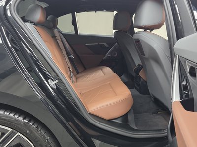 2025 BMW 5 SERIES 缩略图 17