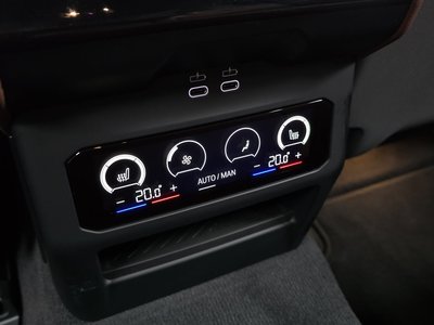 2025 BMW 5 SERIES 缩略图 29