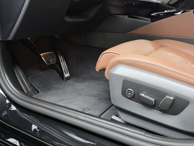 2025 BMW 5 SERIES 缩略图 30