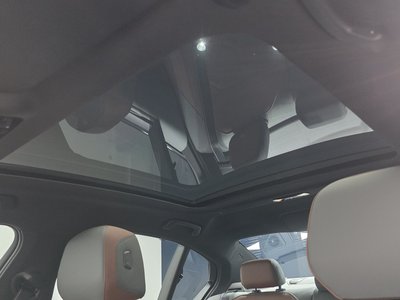 2025 BMW 5 SERIES 缩略图 23