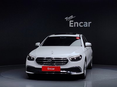 MERCEDES-BENZ E-CLASS - 2