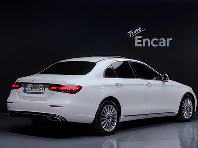 MERCEDES-BENZ E-CLASS - 3