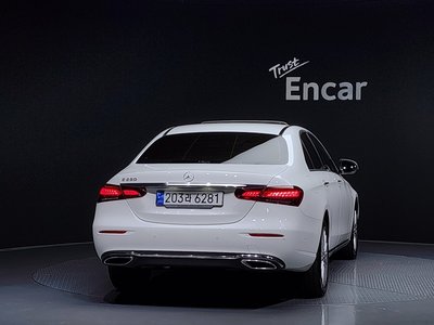 MERCEDES-BENZ E-CLASS - 4