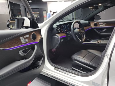 MERCEDES-BENZ E-CLASS - 10