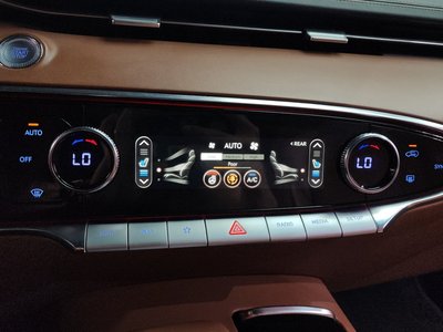 صورة مصغرة 32 لـ 2022 Genesis GV70