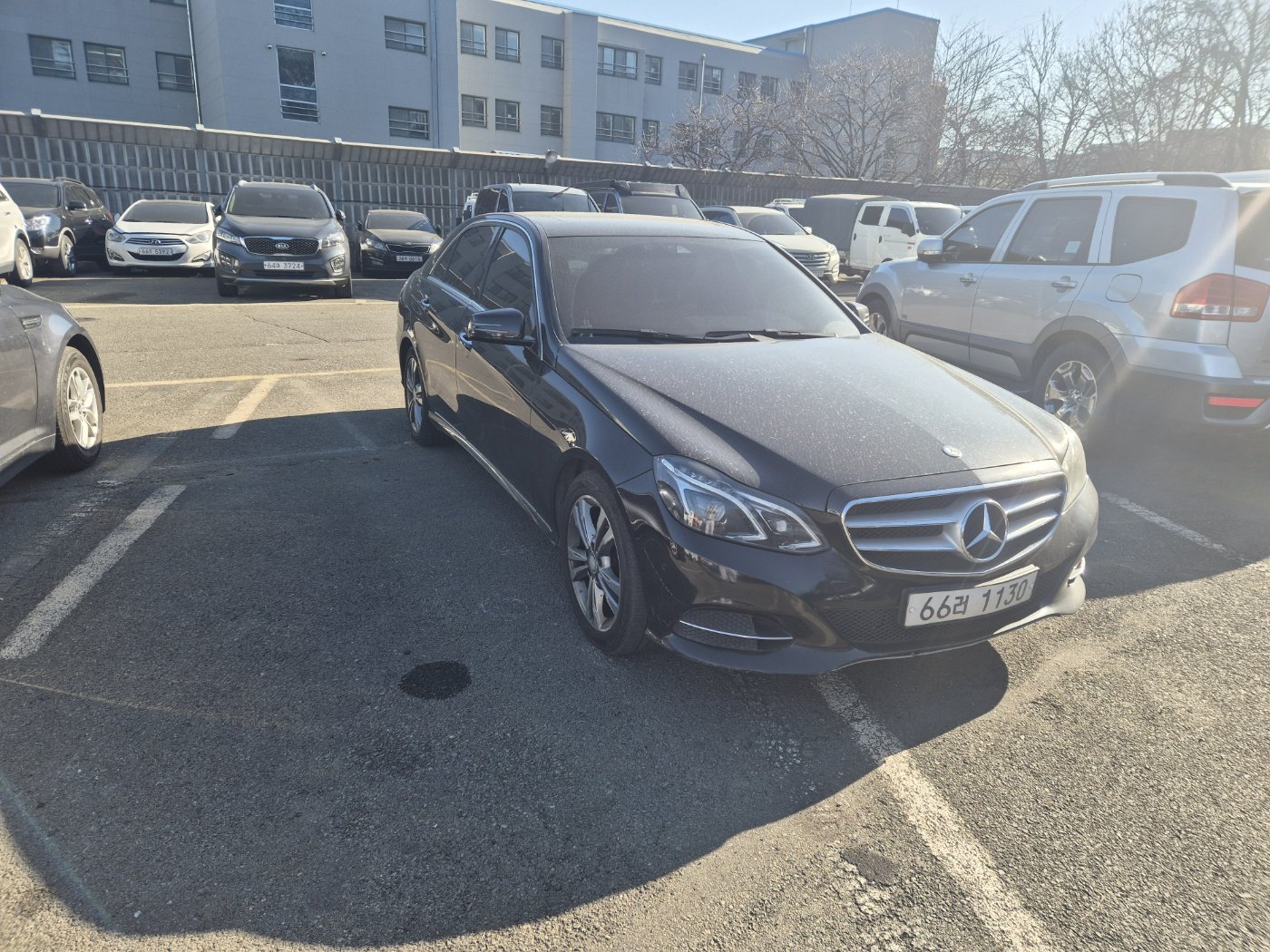 MERCEDES-BENZ E-CLASS - View 1