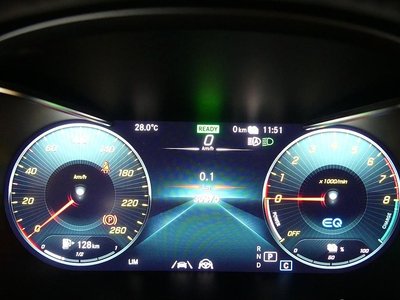 MERCEDES-BENZ GLC - 8