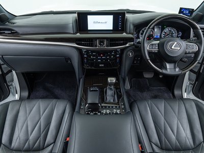 2018 Lexus LX photo 8