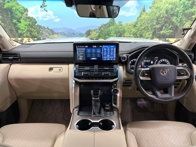 TOYOTA LAND CRUISER 300 - 2