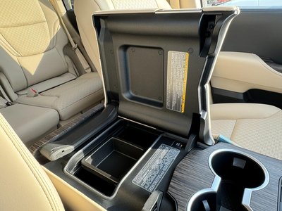 TOYOTA LAND CRUISER 300 - 3