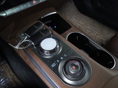 2022 Genesis GV70 thumbnail 12