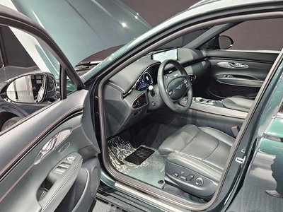 2021 Genesis GV70 — миниатюра 11