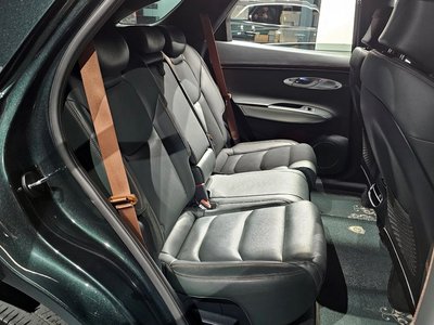 2021 Genesis GV70 — миниатюра 12