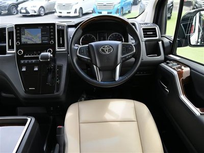 TOYOTA GRAND ACE - 6