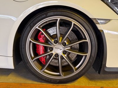 PORSCHE CAYMAN GT4 - 7