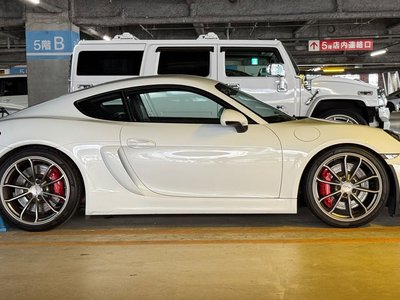PORSCHE CAYMAN GT4 - 3
