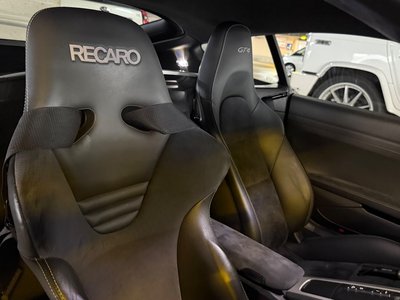 PORSCHE CAYMAN GT4 - 6