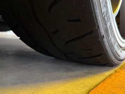 PORSCHE CAYMAN GT4 - 8