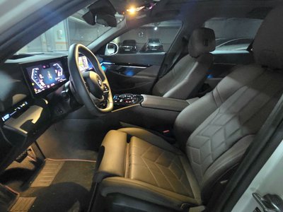 صورة 8 لـ 2024 BMW 5 SERIES