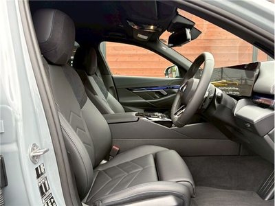 صورة 10 لـ 2024 BMW 5 SERIES