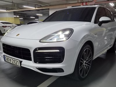 PORSCHE CAYENNE - 4