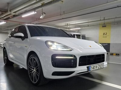 PORSCHE CAYENNE - 1