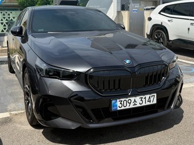 BMW 5 SERIES - 1