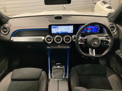 MERCEDES-BENZ EQB - 7