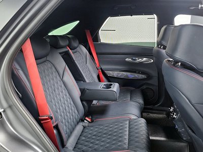 2021 Genesis GV70 — миниатюра 12