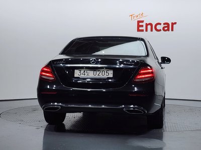 MERCEDES-BENZ E-CLASS - 3