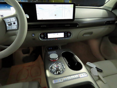 2022 Genesis GV60 — миниатюра 12