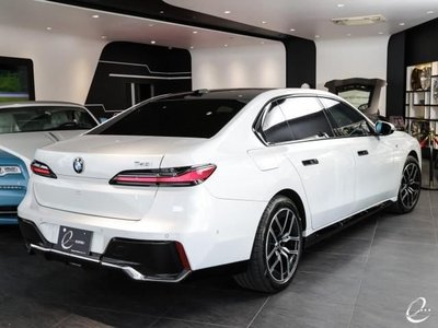BMW 7 SERIES - 2