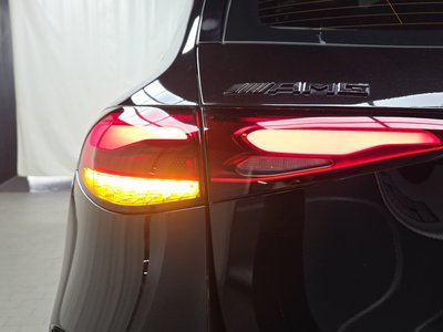2025 Mercedes-BENZ GLC photo 10