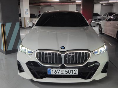BMW 5 SERIES - 1