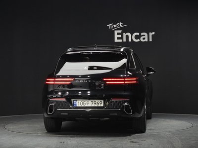 صورة 3 لـ 2021 Genesis GV70