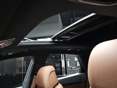 2021 Genesis GV70 thumbnail 25
