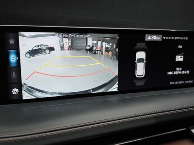 2021 Genesis GV70 thumbnail 21