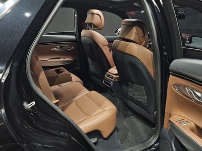 2021 Genesis GV70 thumbnail 31