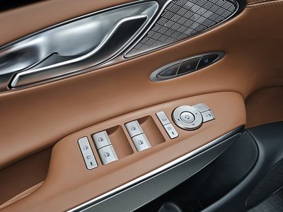 2021 Genesis GV70 thumbnail 23