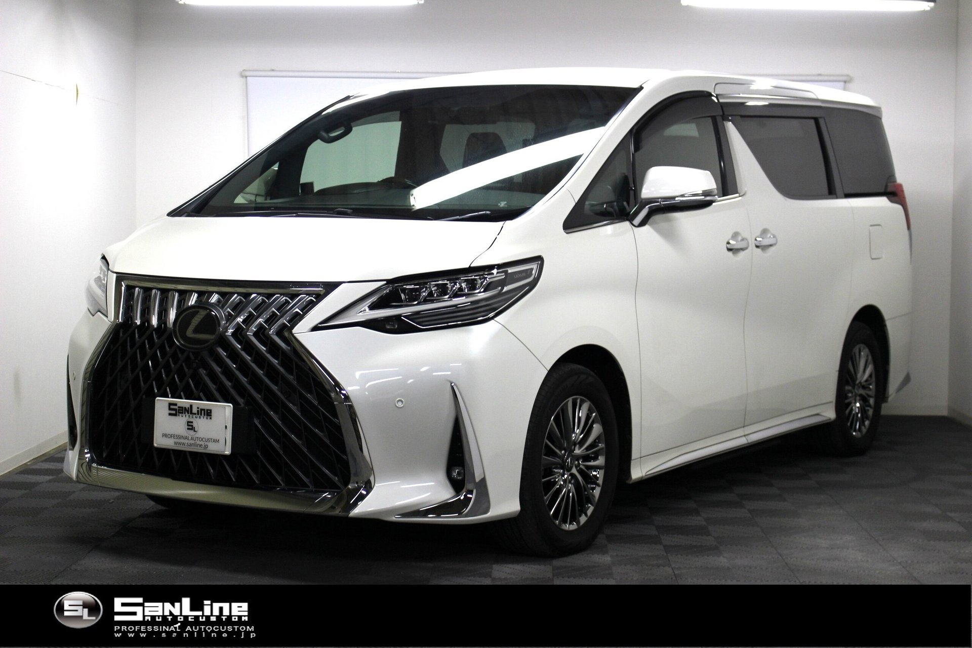 TOYOTA ALPHARD - View 1