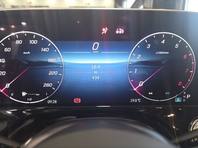 MERCEDES-BENZ E-CLASS - 3