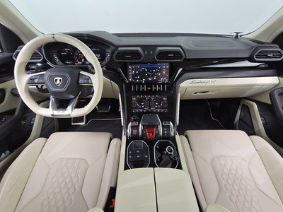 LAMBORGHINI URUS - 5