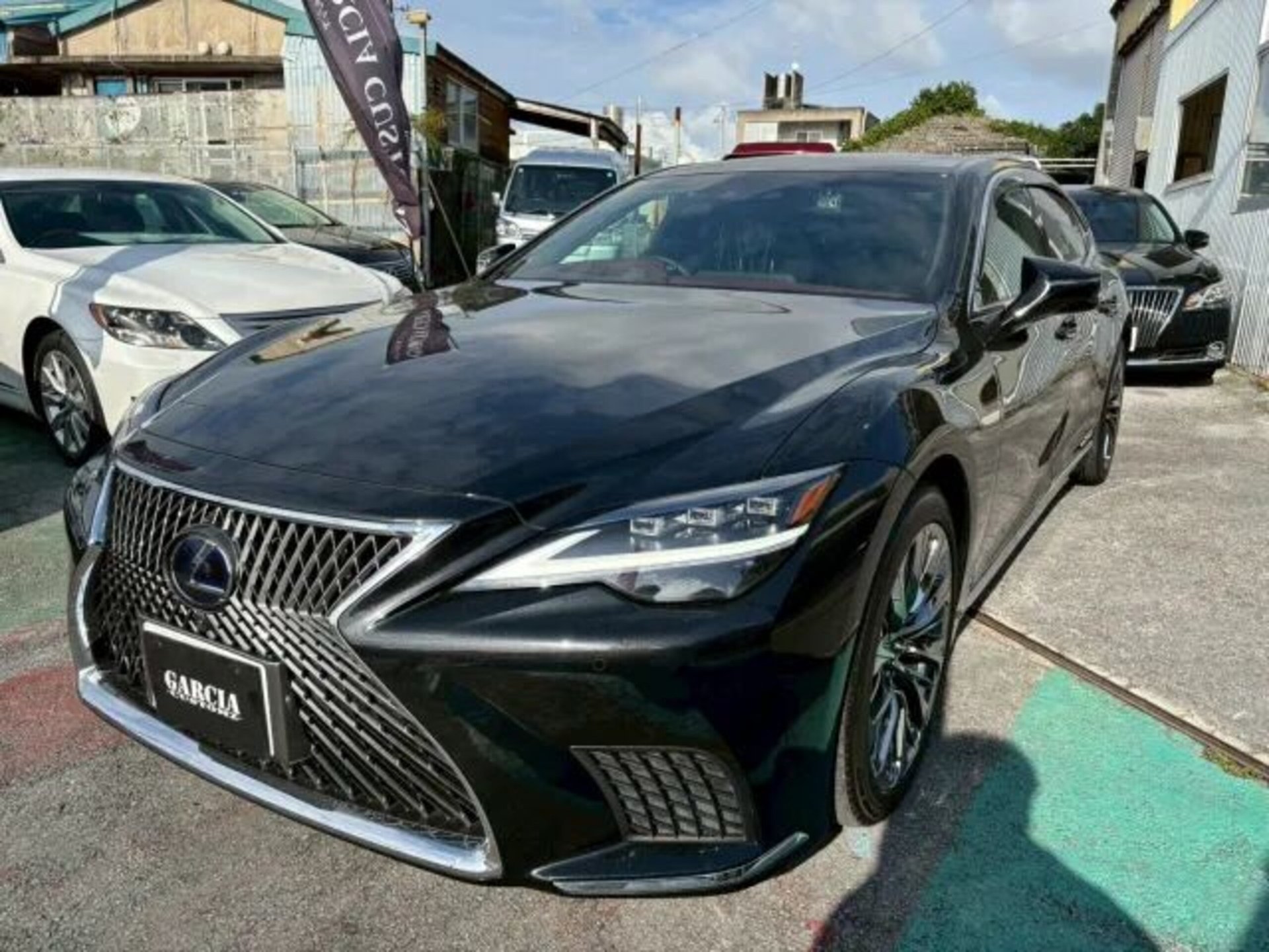 LEXUS LS - View 1